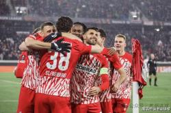 开云体育-霍芬海姆主场不敌对手，遭遇主场失利