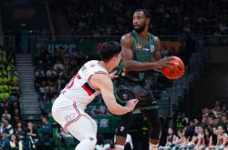 开云体育平台APP-青岛队碾压灰熊，周琦带队取胜