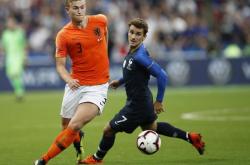 开云体育登录-关于那不勒斯完胜巴黎，德利赫特制霸全场的信息