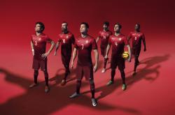 开云APP-街道上的独舞，巴雷拉在巴黎F1墨西哥主题赛中接管比赛