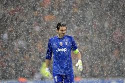 开云官方app入口-东决关键战之夜，锡安防守端锁死对手，一夫当关铸就传奇