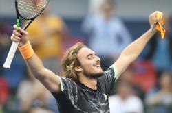 开云体育APP下载-英国网球队碾压世界网球队，西西帕斯完成帽子戏法的简单介绍