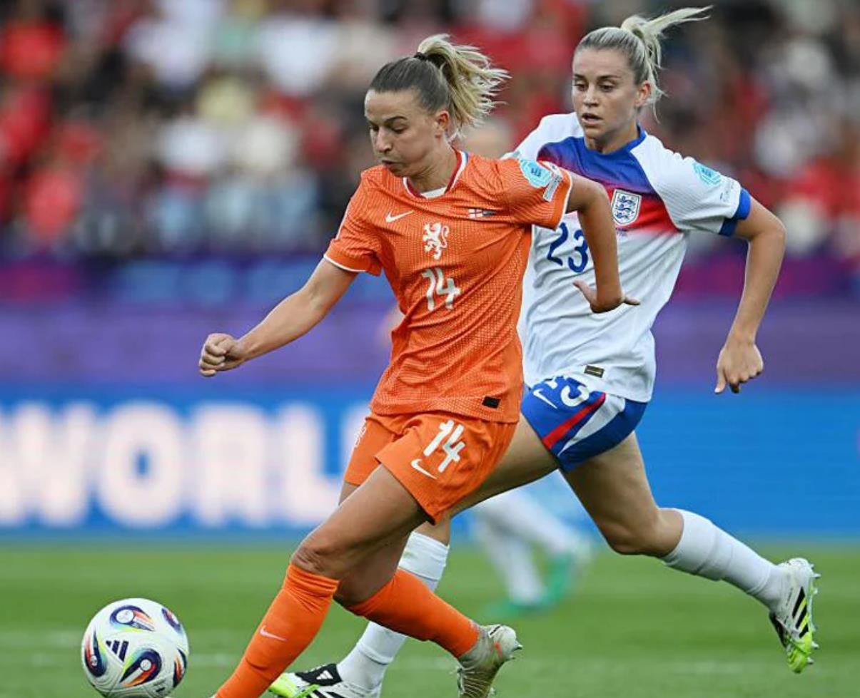 英格兰女足联赛争夺激烈胜负参半! 英格兰女足联赛争夺激烈胜负参半!