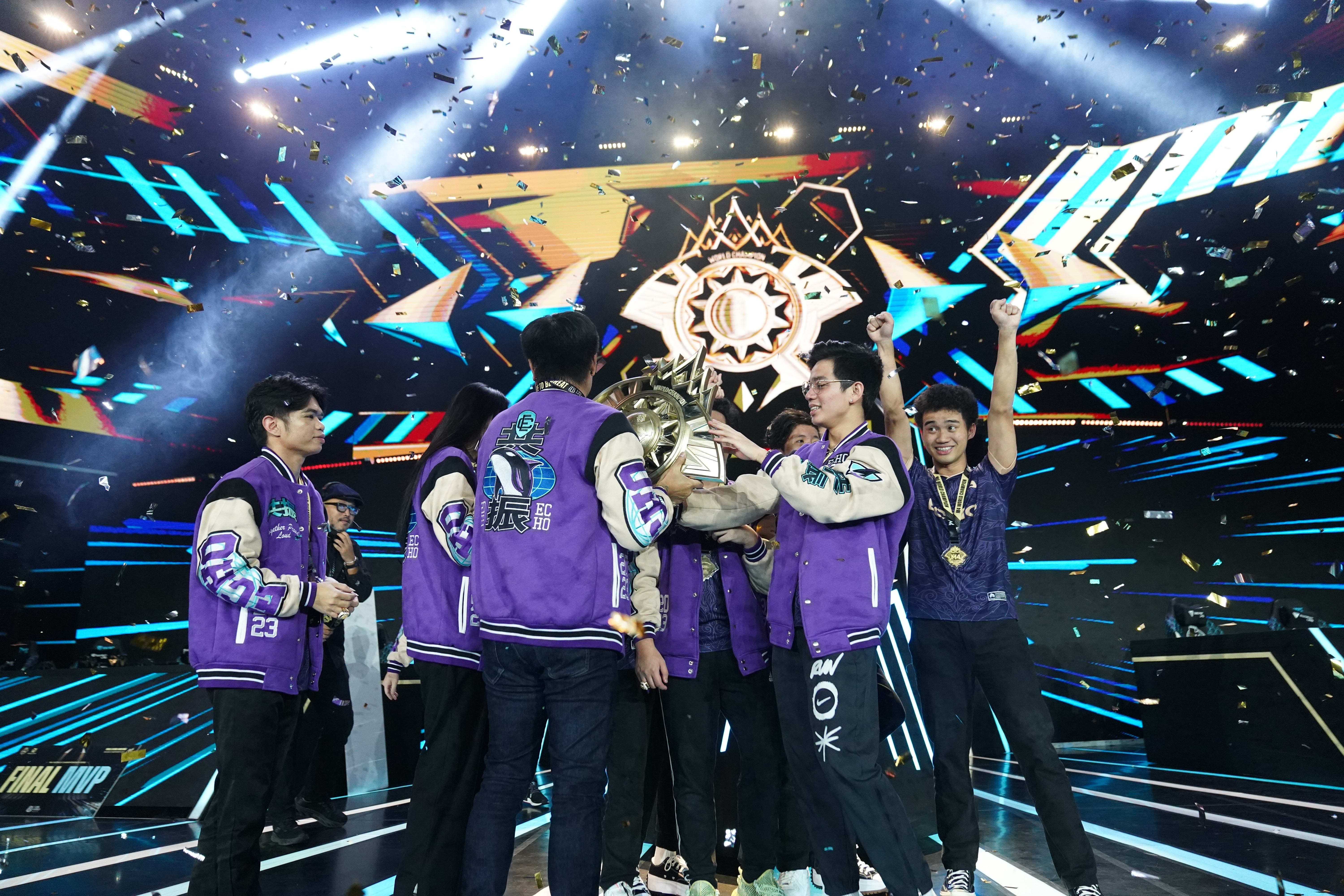 精彩比拼!球员们在赛场上展示实力 精彩比拼!球员们在赛场上展示实力