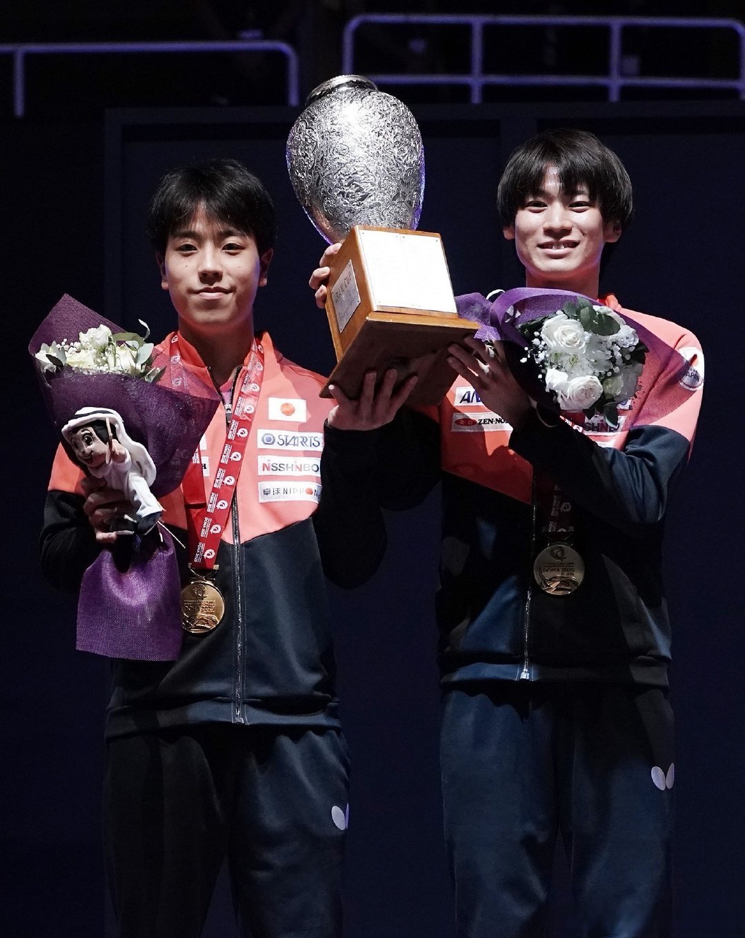 关于日本乒乓球队逆转英国乒乓球队，奥恰洛夫统治全场的信息