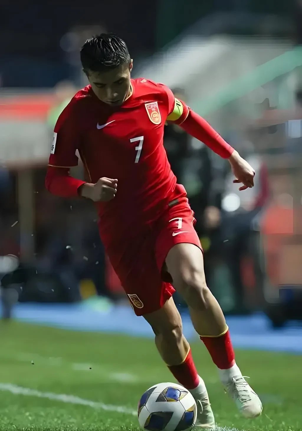 足球比赛中球队展现出坚韧不拔的斗志