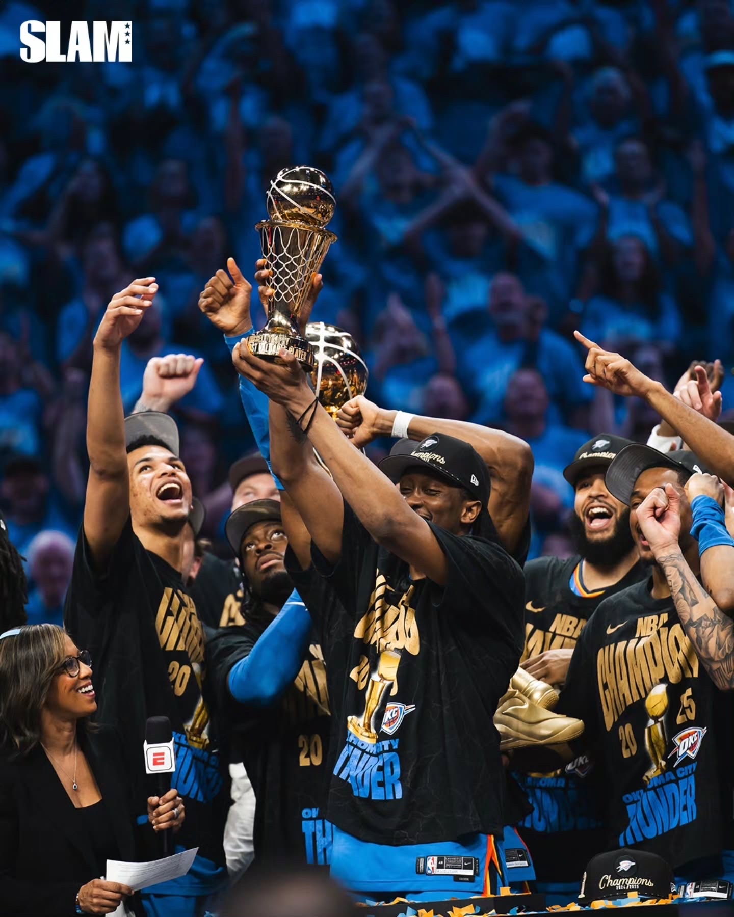 全力以赴的表现让球员们获得了喝彩！