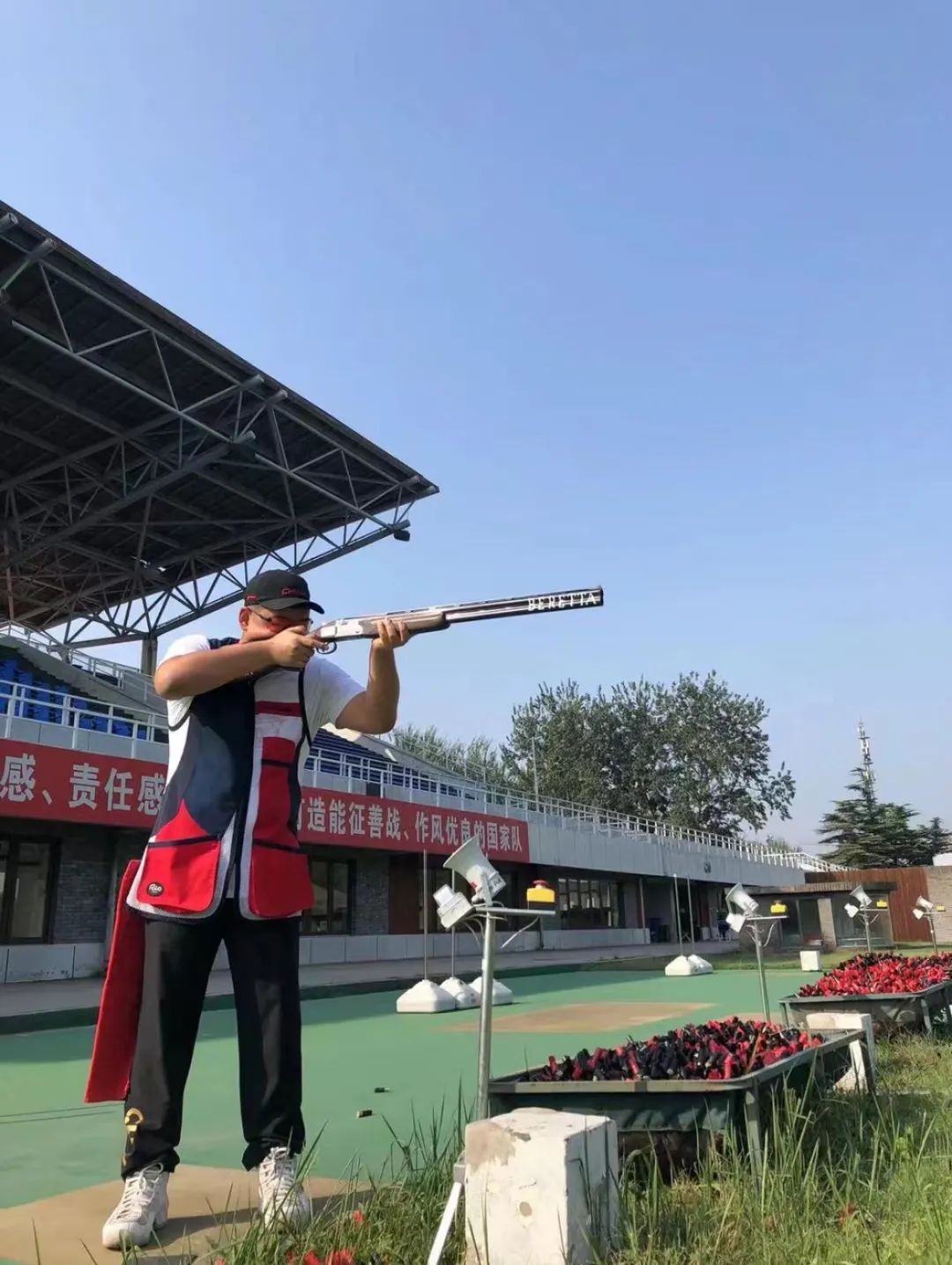 印度射击选手创奇迹，首次摘得银牌