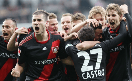 关于勒沃库森球员们合作默契，帮助球队保持不败的信息