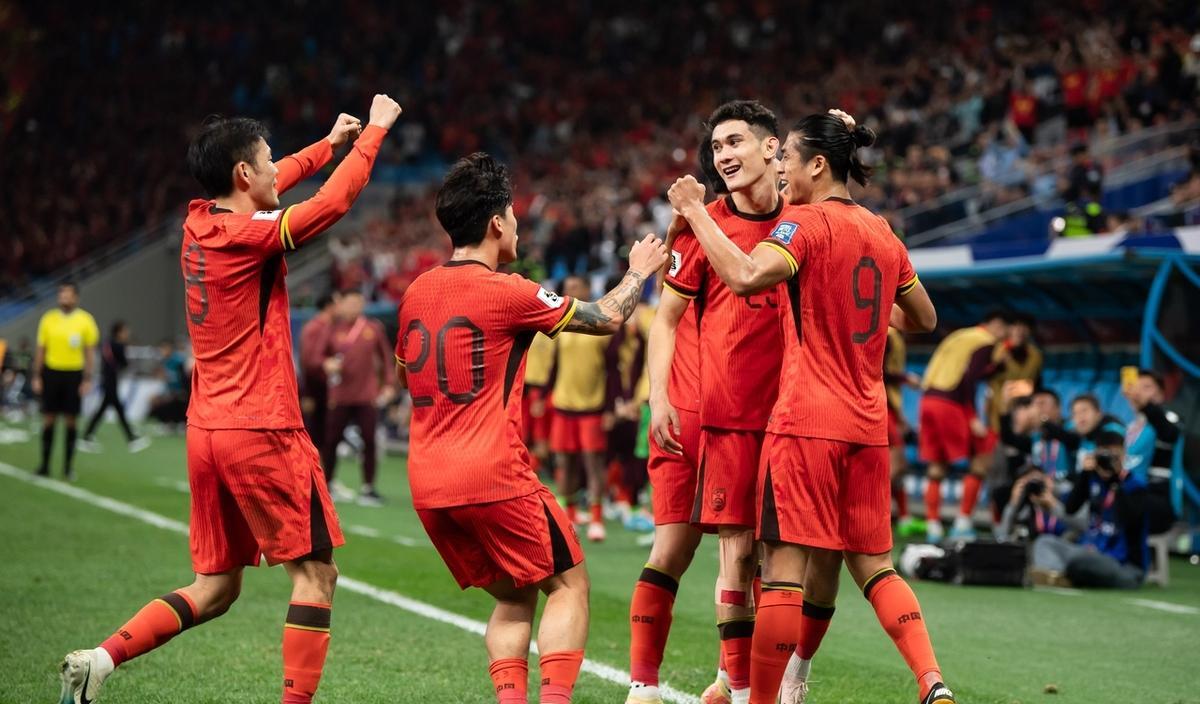 激烈对抗！一支球队在国际比赛中胜出