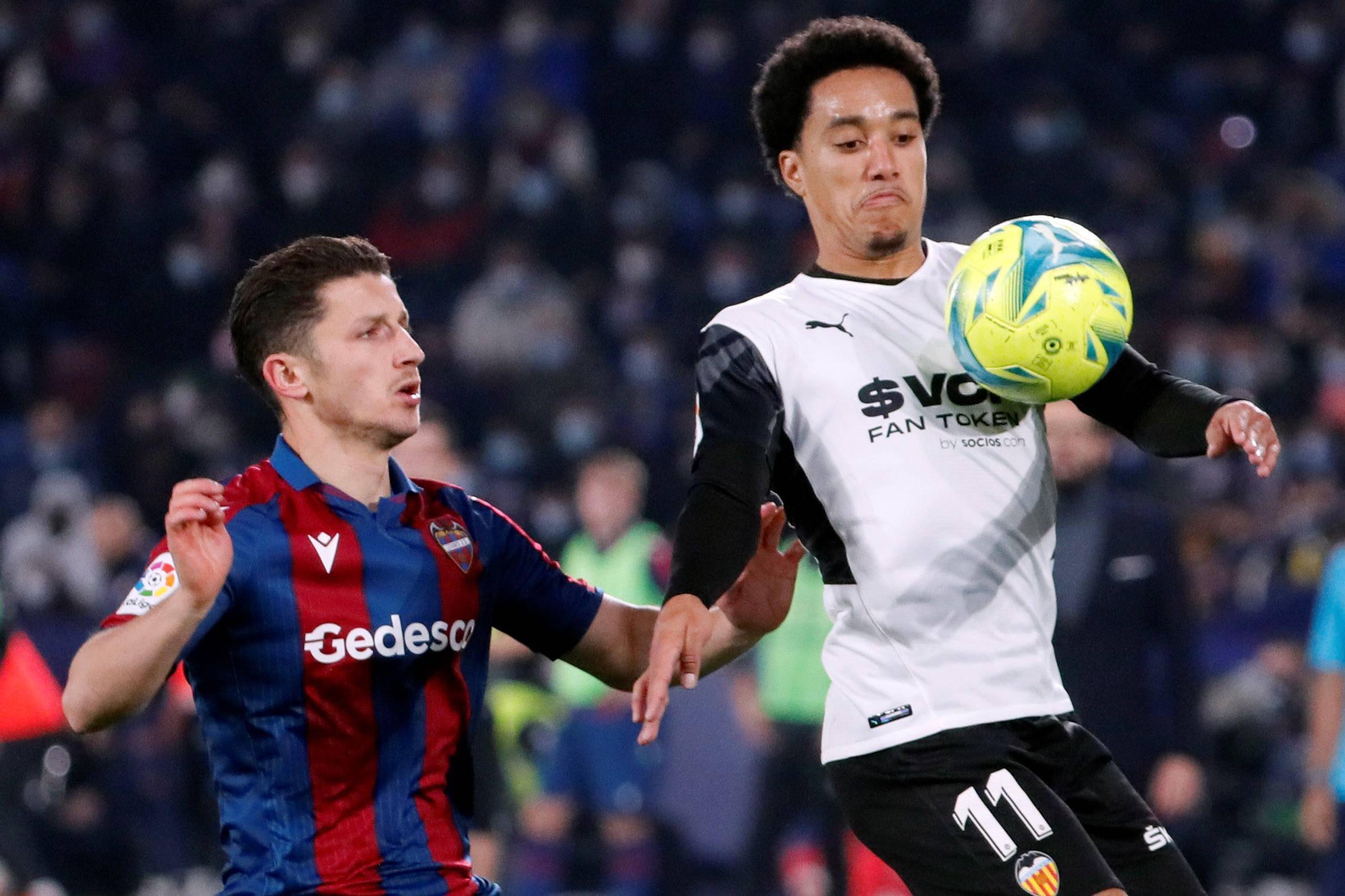 巴伦西亚客场不敌格拉纳达，遭遇失利！的简单介绍