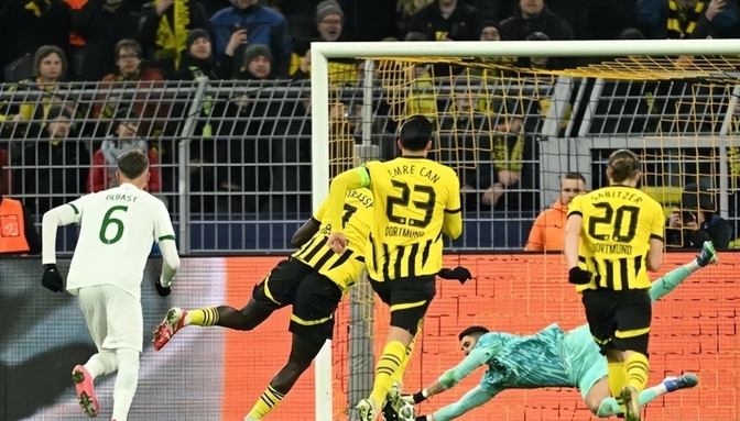 关于巴黎鏖战皇马，哈兰德完成帽子戏法的信息