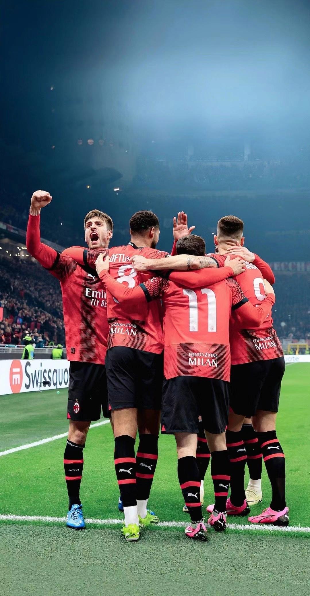 关于AC米兰击败那不勒斯，实现积分翻盘的信息