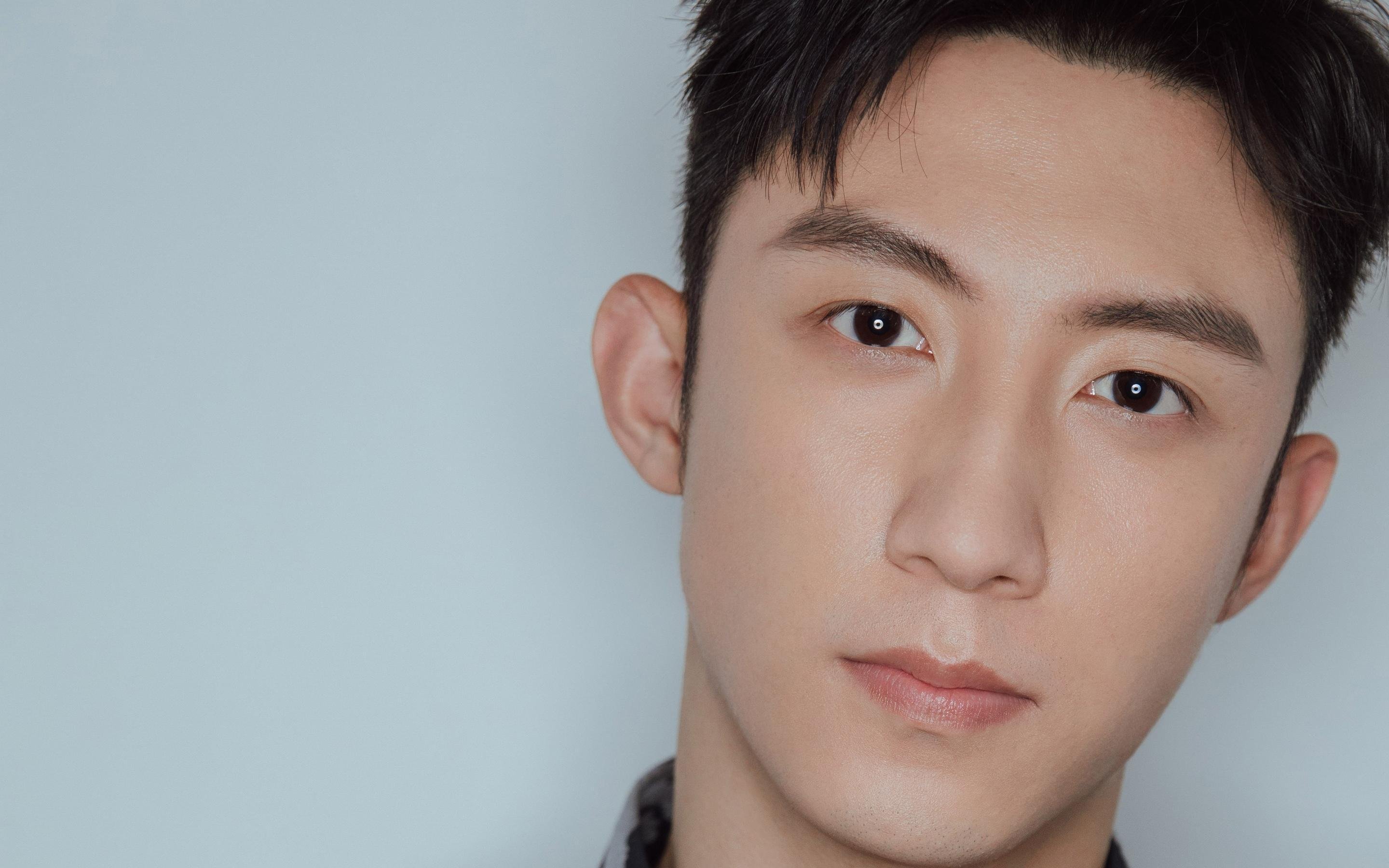 皮克临危受命导演战术奇迹,玻利维亚式高压锁死AC米兰进攻命脉